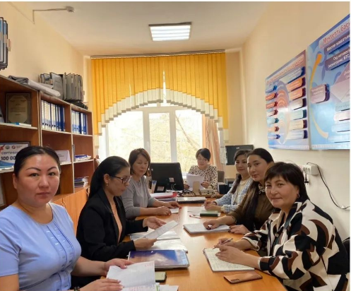 "Тарих тереңінен, болашақ биігіне!" тарихи пәні бірлестігі апталығының аясында өткен сабақты зерттеу тобының талқылау барысы