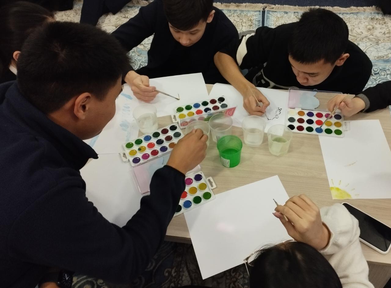 11-сынып оқушыларының арасында "Бақытты оқушы" тақырыбында психологиялық тренинг өткізілді.