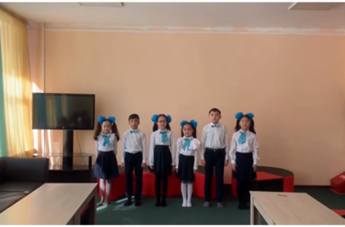 «Сыныбымызбен кітап оқимыз» акциясы бойынша 3 «Б» сынып оқушылары жетекшісі Сексенбаева Сәуле және мектеп кітапханашыларының қатысуымен Абай өлеңдерін мәнерлеп айтып, үзінді оқыды.