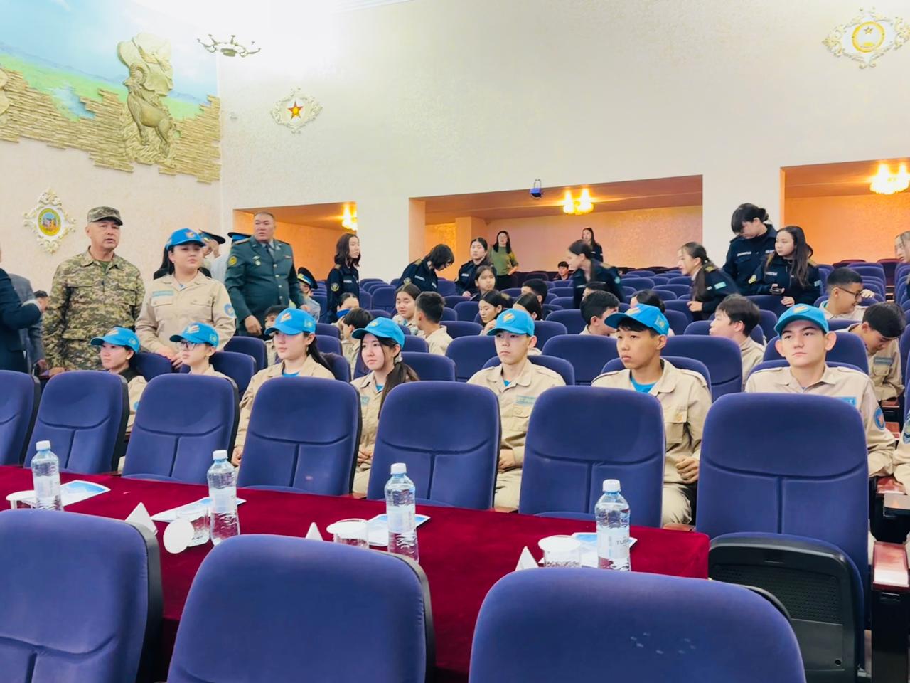 ЕЛІНЕ ҚЫЗМЕТ ЕТЕМІН ДЕГЕН ЖАС - ертеңгі ел тірегі !