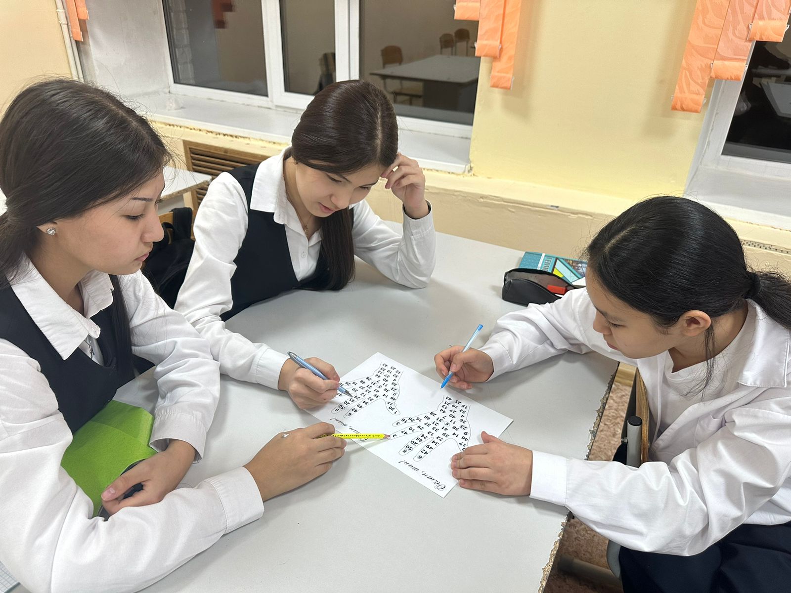 «ДосболLike” бағдарламасы негізінде  8”Ә” сынып оқушыларына тәрбие сағаты өткізілді.