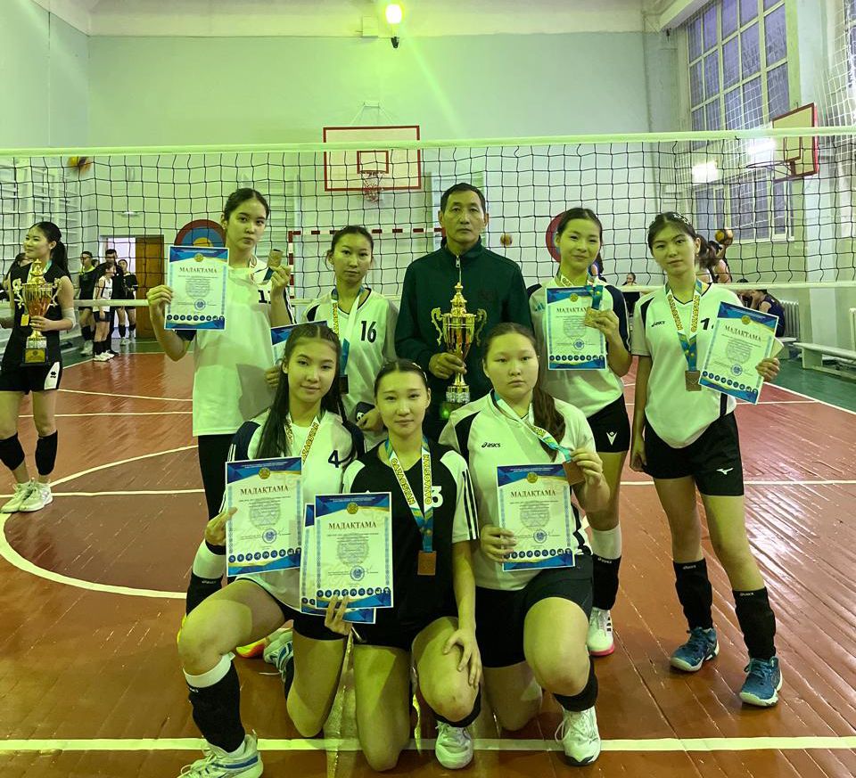 Семей қаласында өткен қыздар арасындағы волейболдан қысқы чемпионат