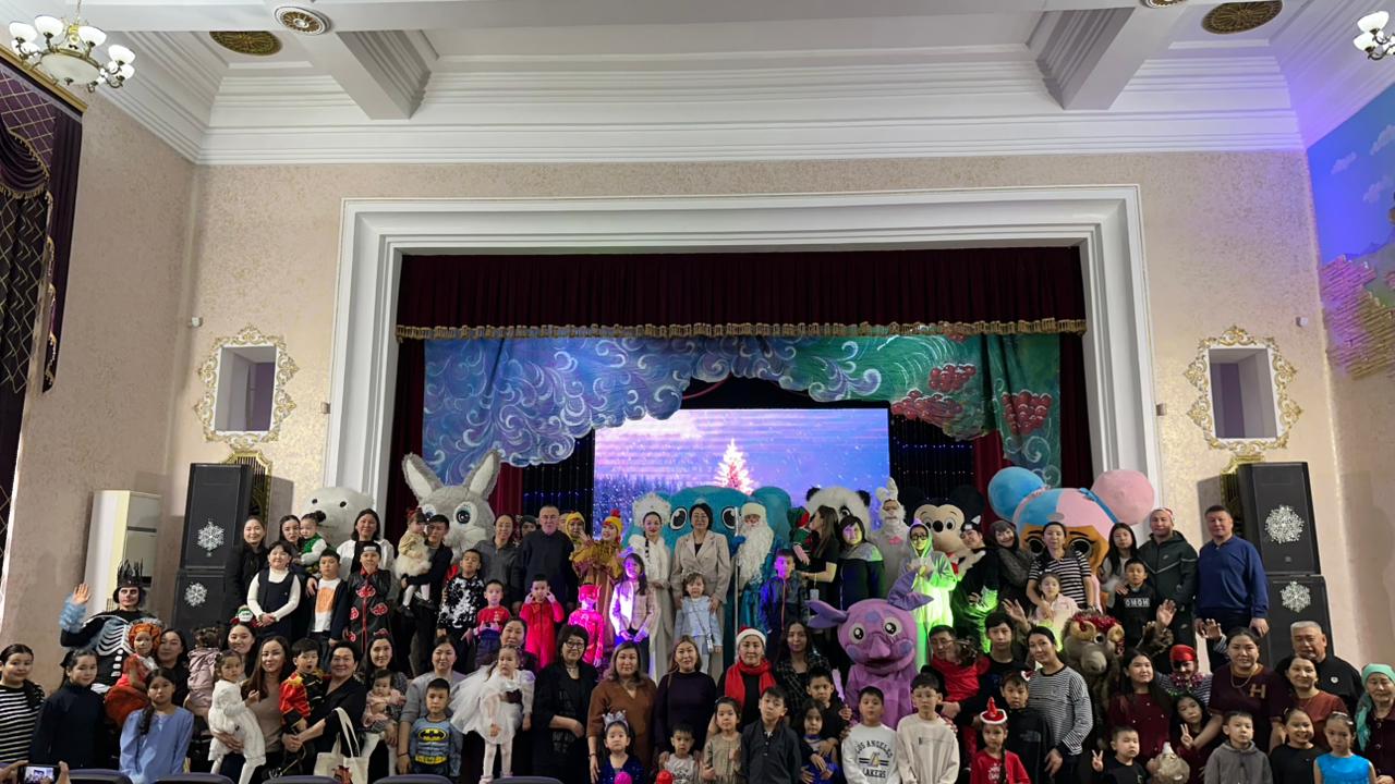 Гимназия ұжымының балаларына арналған жаңа жылдық мерекелік іс-шара