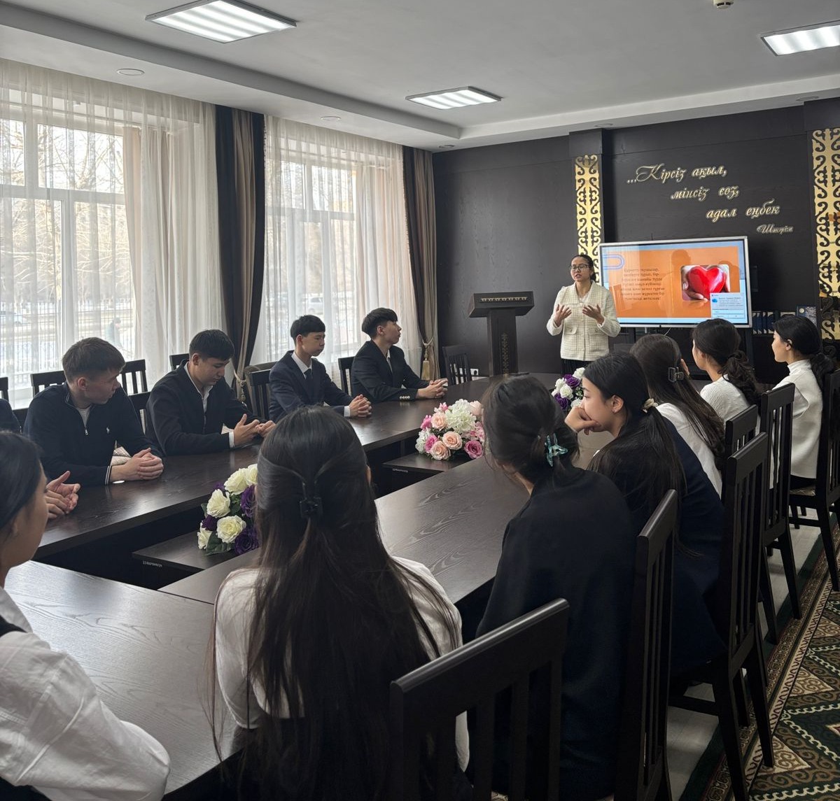 «Адалдық және әділдік» тақырыбында парасаттылық сағаттары өтті.
